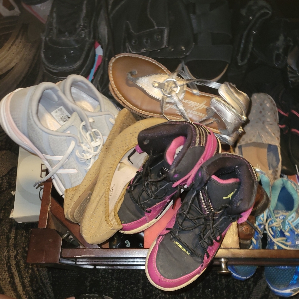 Shoes - Picture 8 of 10